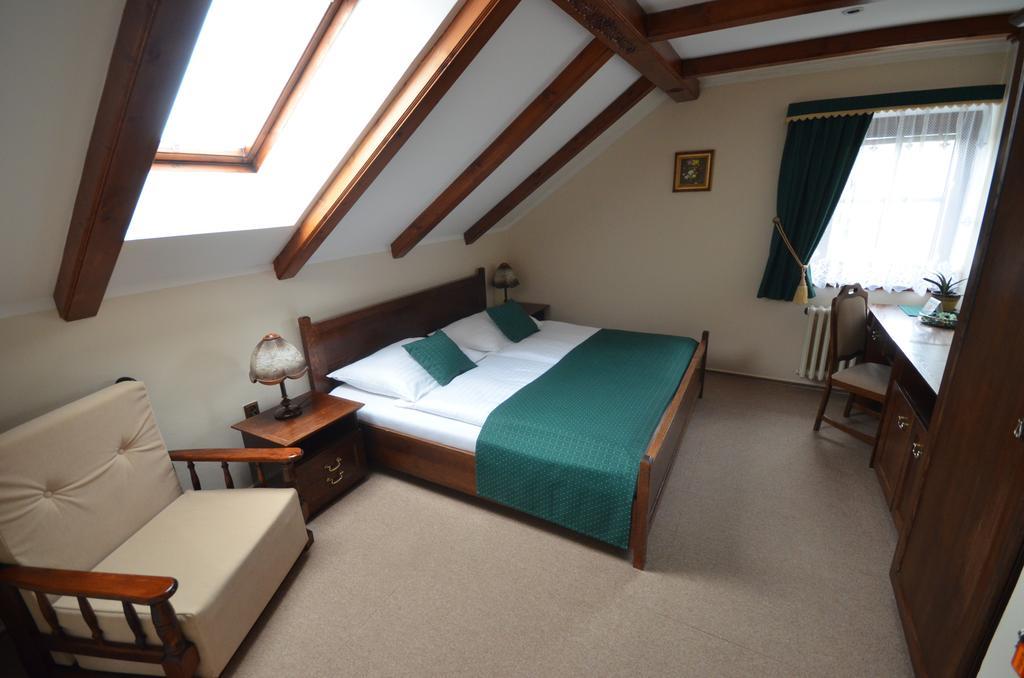 Villa Zerotin Penzion Bed & Breakfast Velke Losiny Luaran gambar