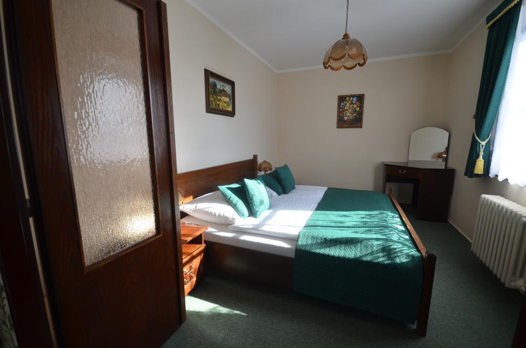 Villa Zerotin Penzion Bed & Breakfast Velke Losiny Luaran gambar