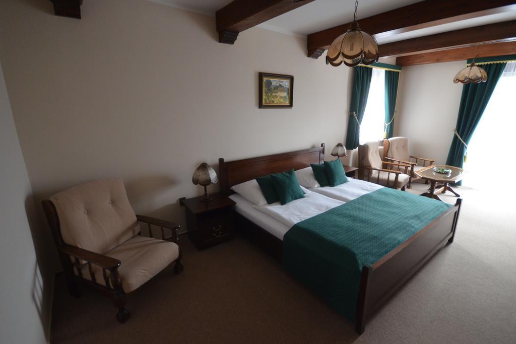 Villa Zerotin Penzion Bed & Breakfast Velke Losiny Luaran gambar