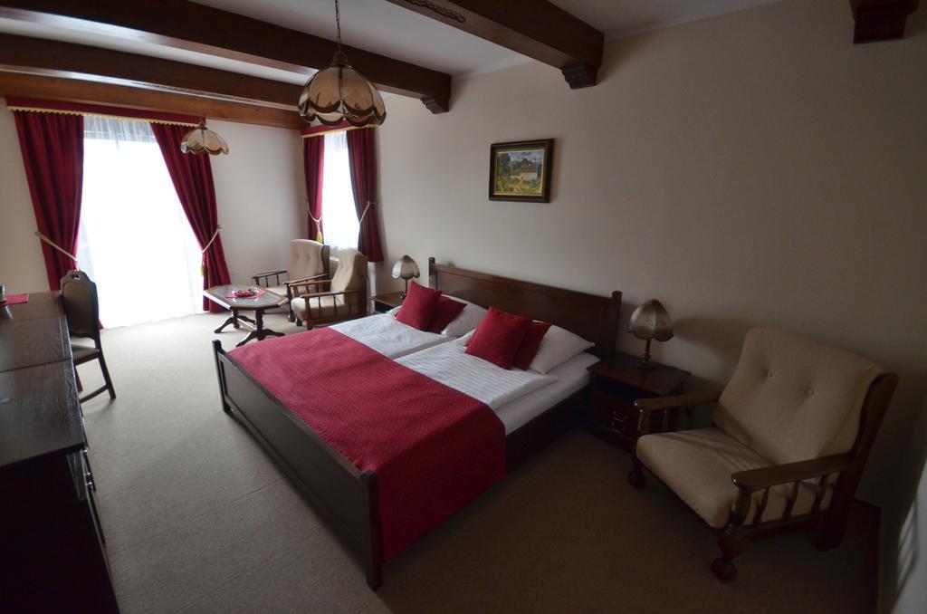 Villa Zerotin Penzion Bed & Breakfast Velke Losiny Luaran gambar