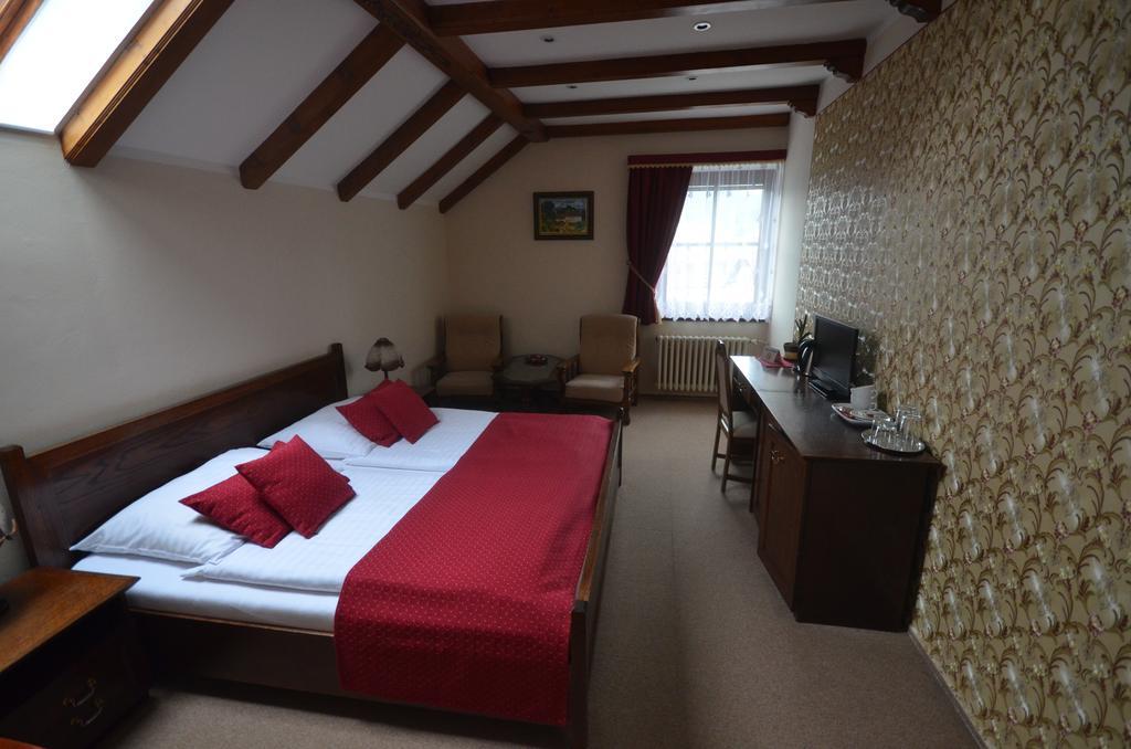 Villa Zerotin Penzion Bed & Breakfast Velke Losiny Luaran gambar