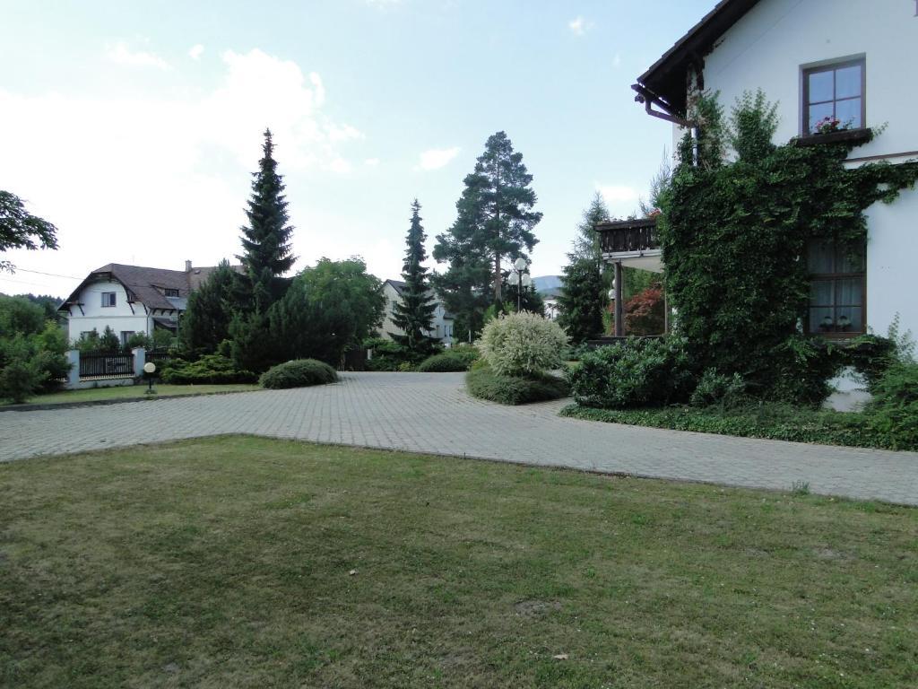 Villa Zerotin Penzion Bed & Breakfast Velke Losiny Luaran gambar